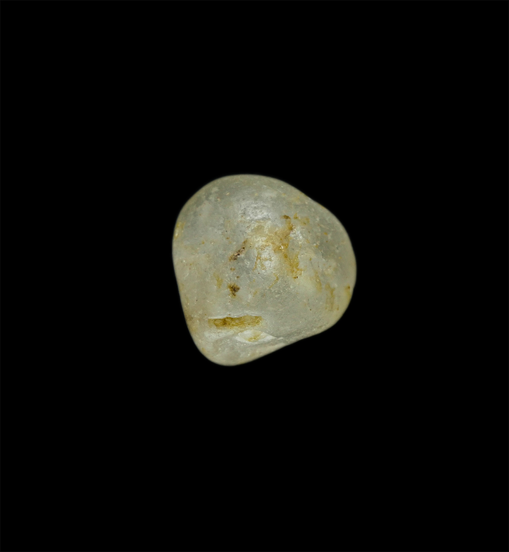 20Jan25 (99)p.jpg - เม็ดพลอยเสก หลวงปู่หา สุภโร (หลวงปู่ไดโนเสาร์) พระเทพมงคลวชิรมุนี เจ้าอาวาสวัดสักกะวัน(ภูกุ้มข้าว) จ.กาฬสินธุ์ อายุ 93 ปี พ.ศ.2561 (เม็ดเล็กไม่ถึง 1 เ [..] | https://kamulet.in.th